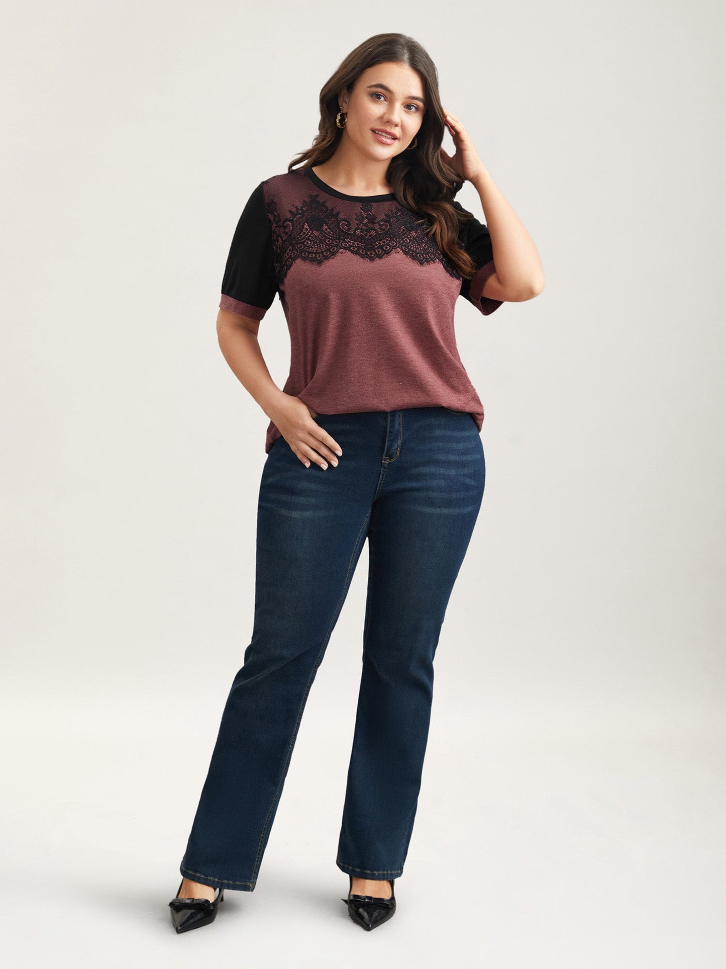 Stretchy Scalloped Lace Color Contrast T-Shirt