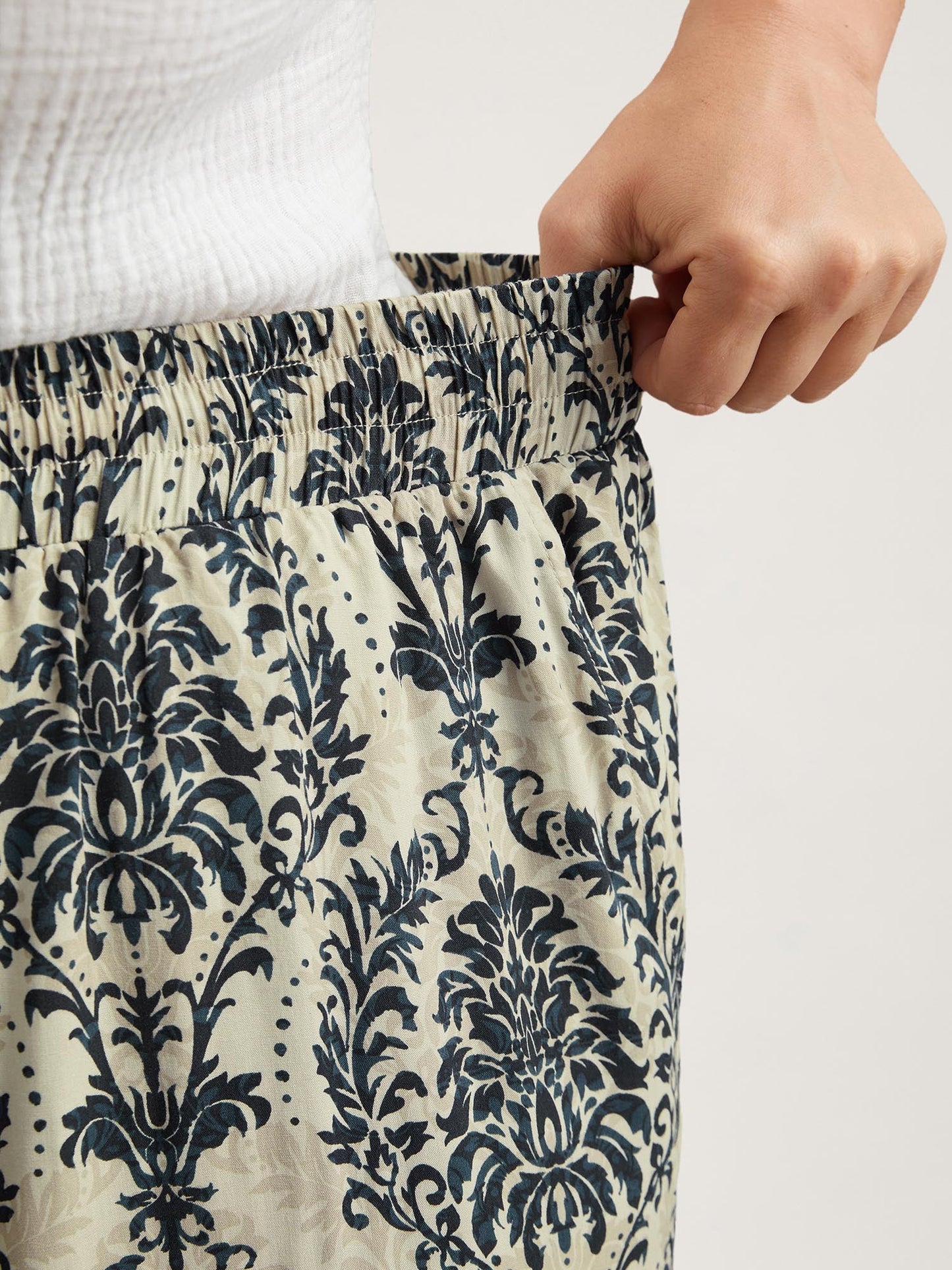 Damask Print Tassel Straight-Leg Pants