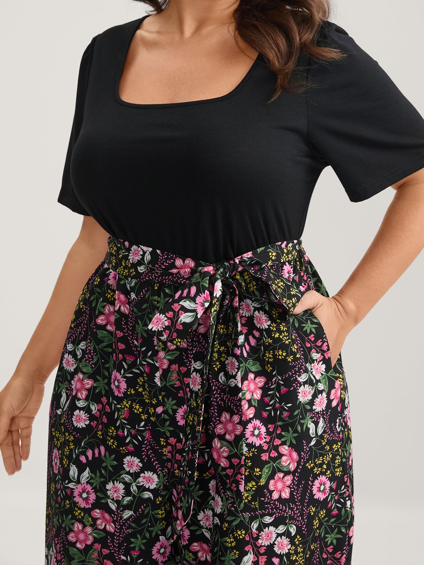 Color Contrast Belted Panel Pockets Jumpsuit