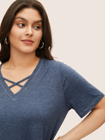 Solid Crisscross Neck Contrast Stitch T-shirt