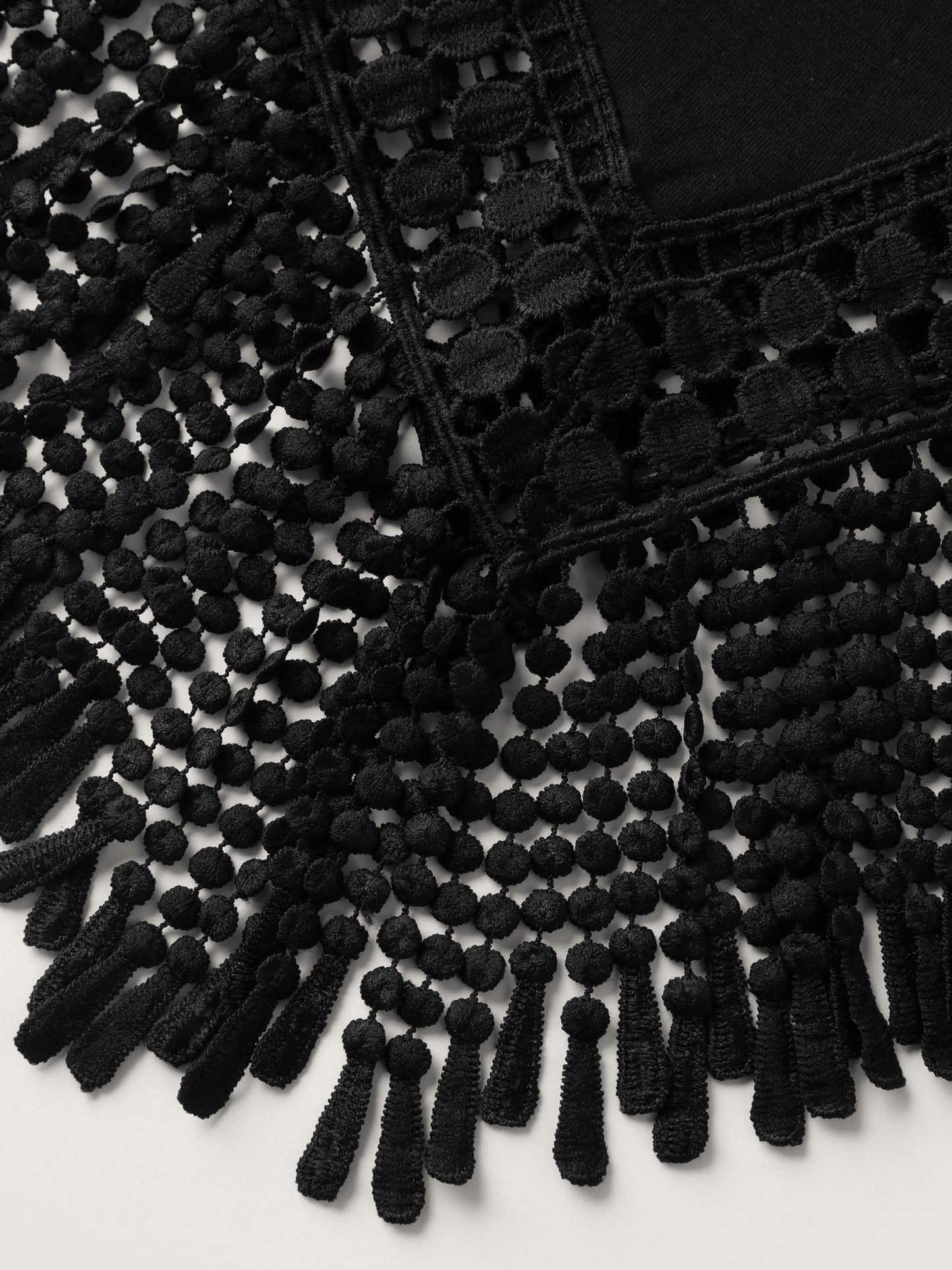 Solid Tassels Trim Pocket Asymmetrical Hem T-shirt