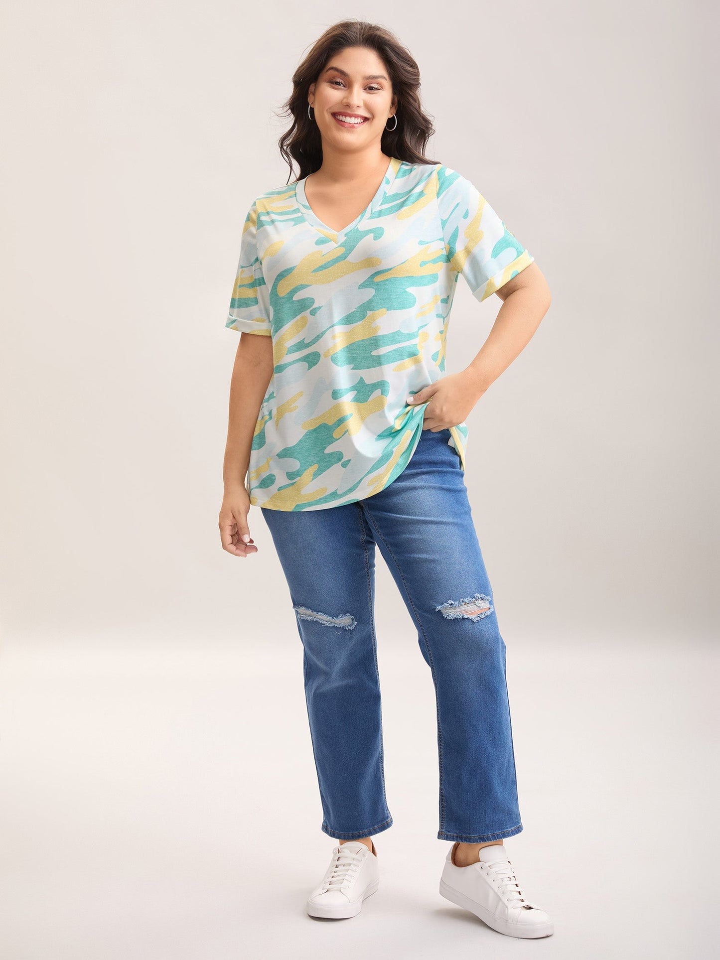 Camouflage Print V-Neck Curvy T-Shirt
