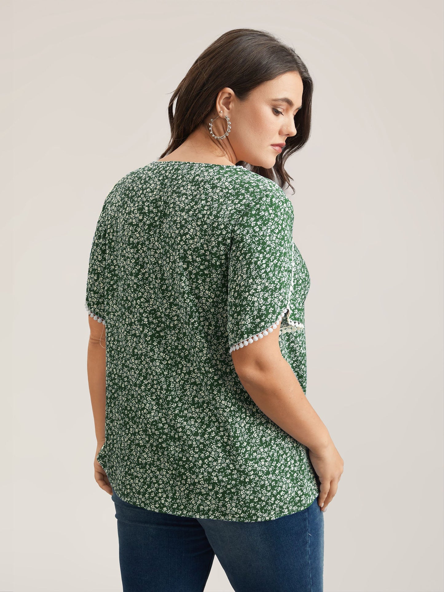 Petal Sleeve Floral Lace Spliced Shirt