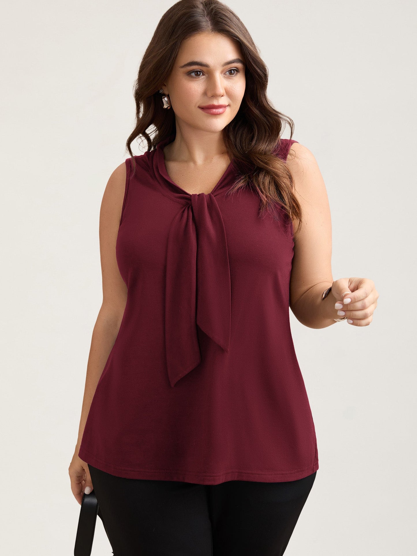 Knotted Neckline Fitted Sleeveless Blouse