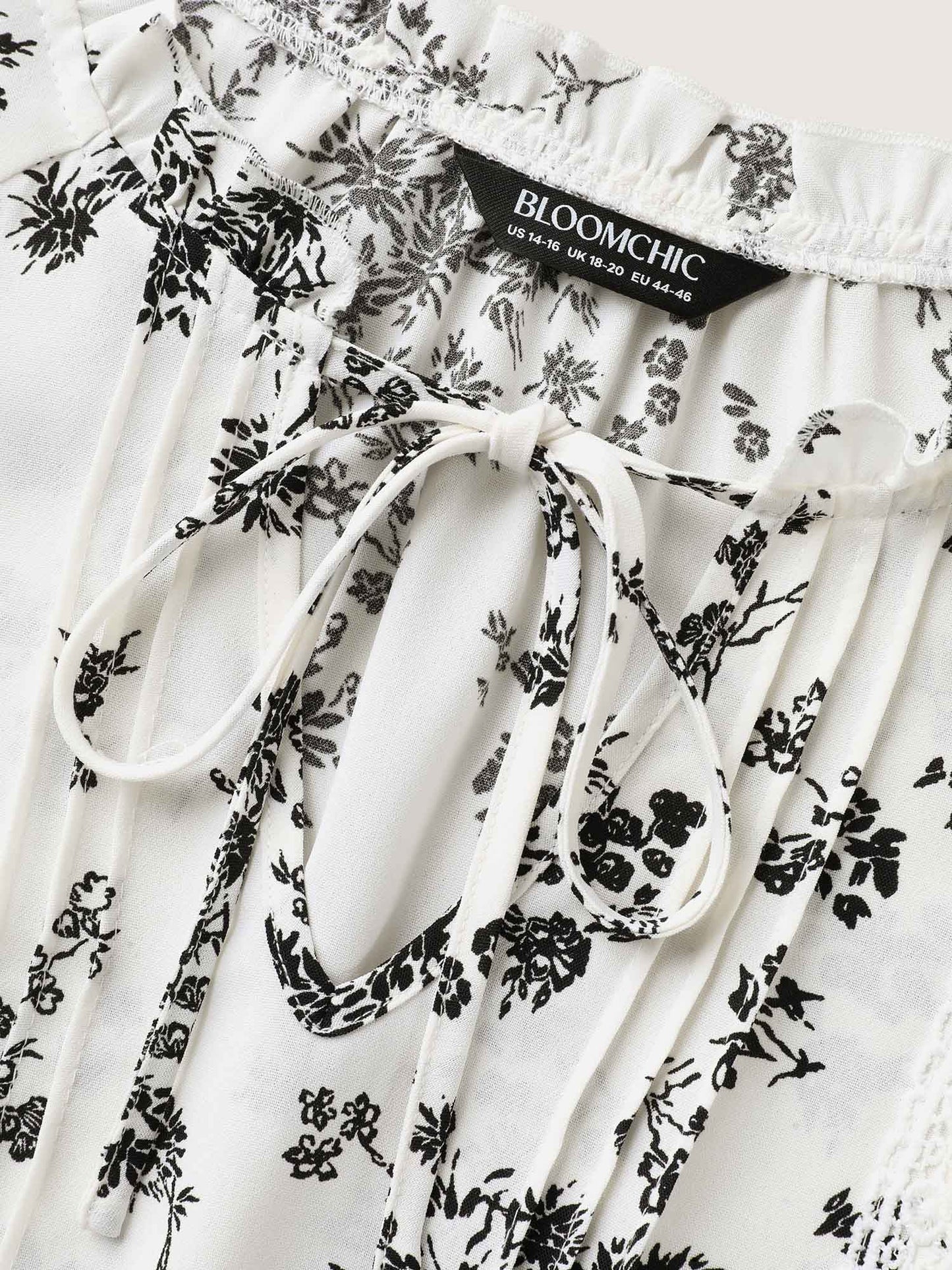 Floral Print Plicated Detail Blouse