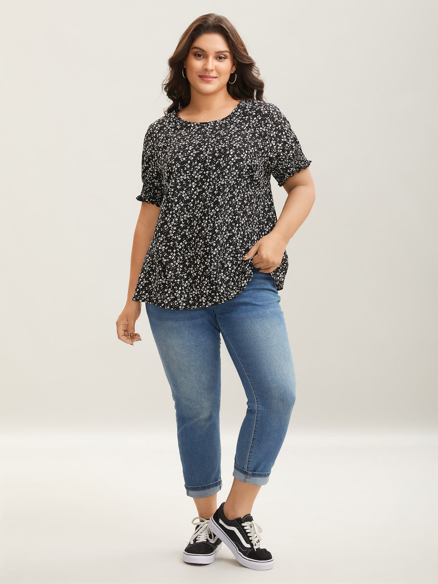 Ditsy Floral Print Curvy Hem Blouse