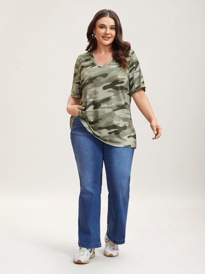 Camouflage Print V-Neck Curvy T-Shirt