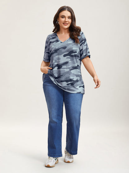 Camouflage Print V-Neck Curvy T-Shirt