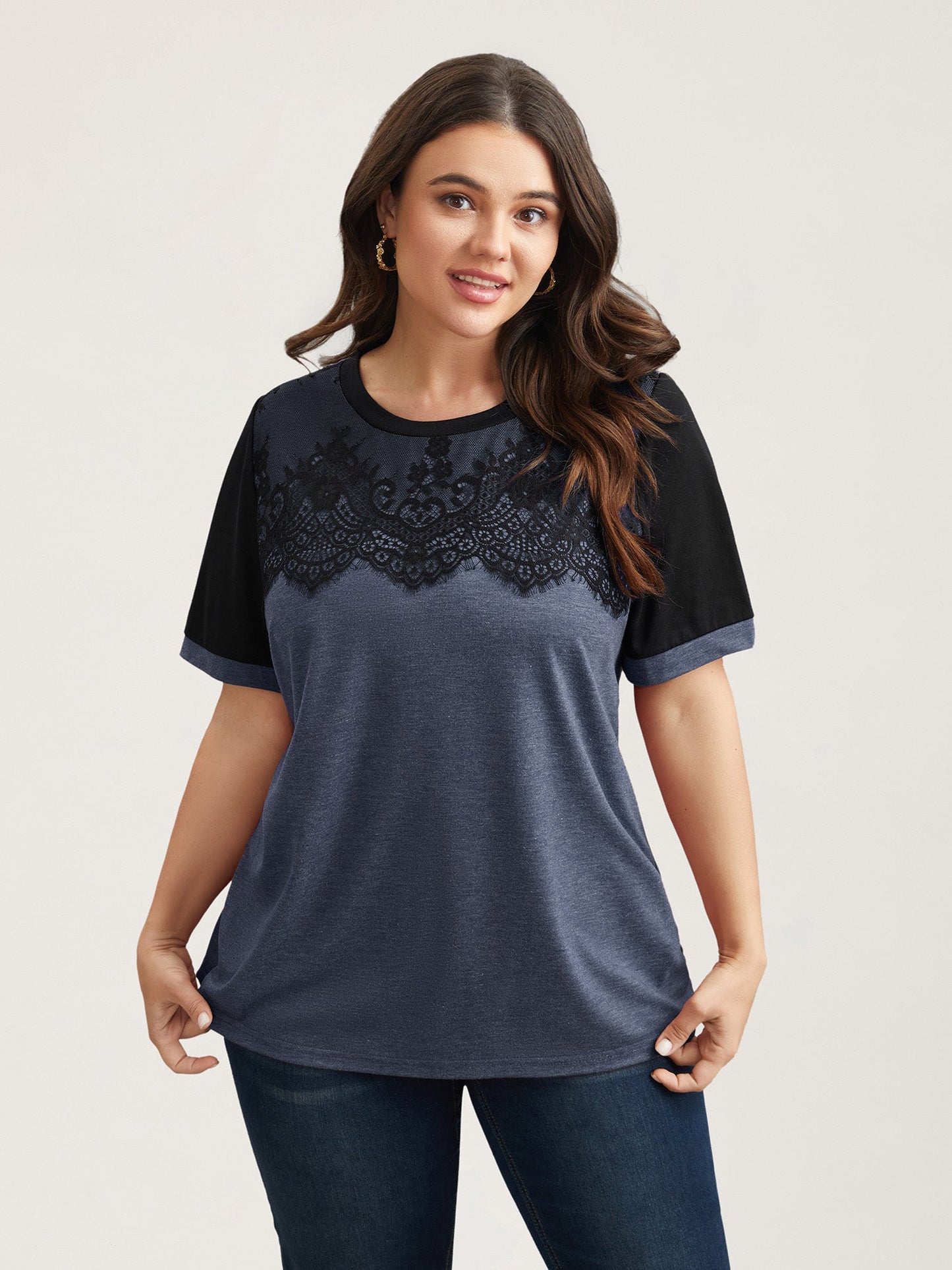 Stretchy Scalloped Lace Color Contrast T-Shirt