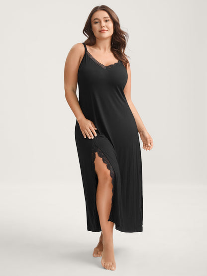 Bold High-Slit Lace Cami Sleep Dress