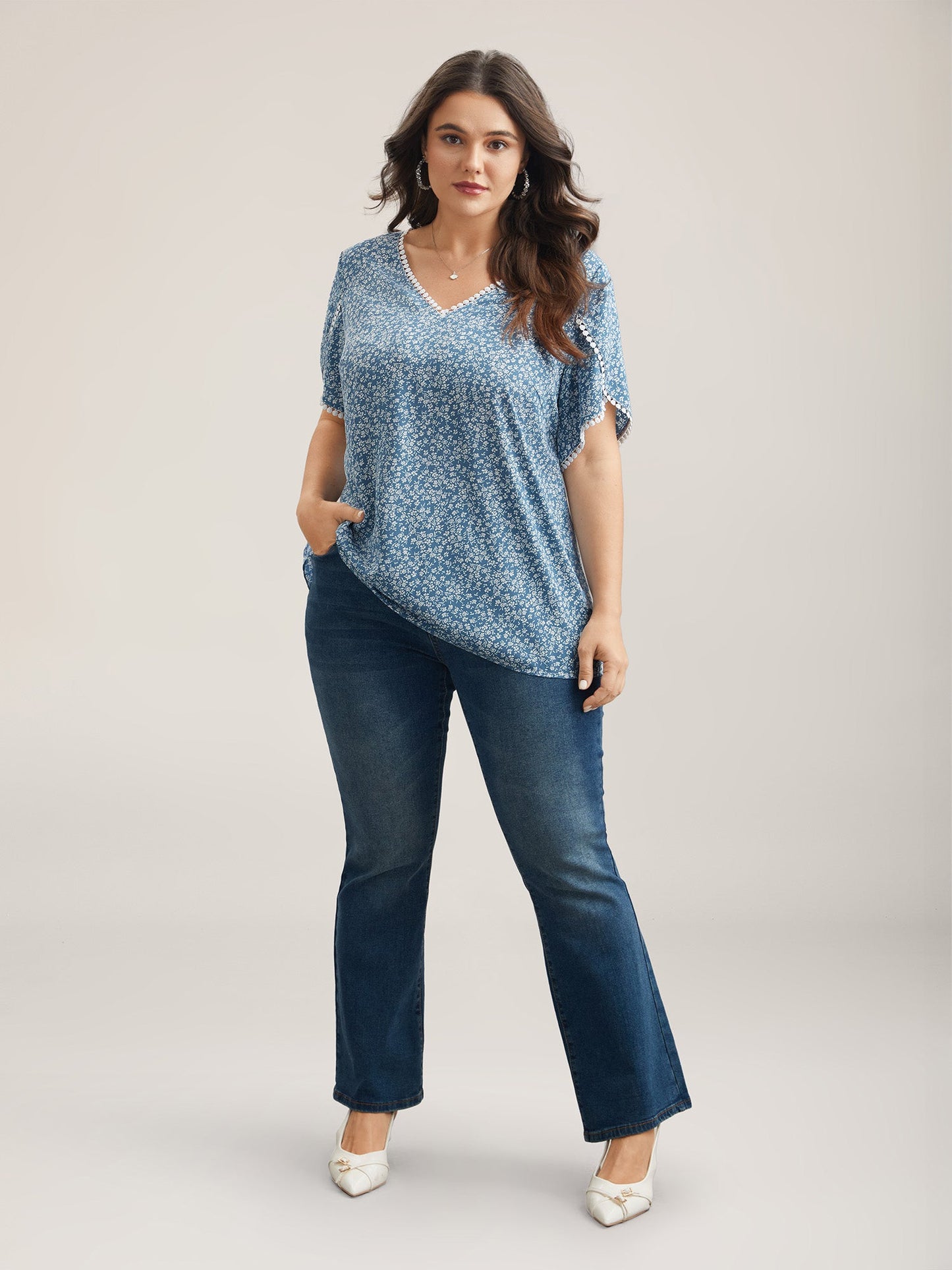 Petal Sleeve Floral Lace Spliced Shirt