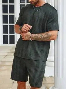 Two-Piece Set Men's Solid Waffle Knit Short Sleeve Tee & Pocket Shorts Set