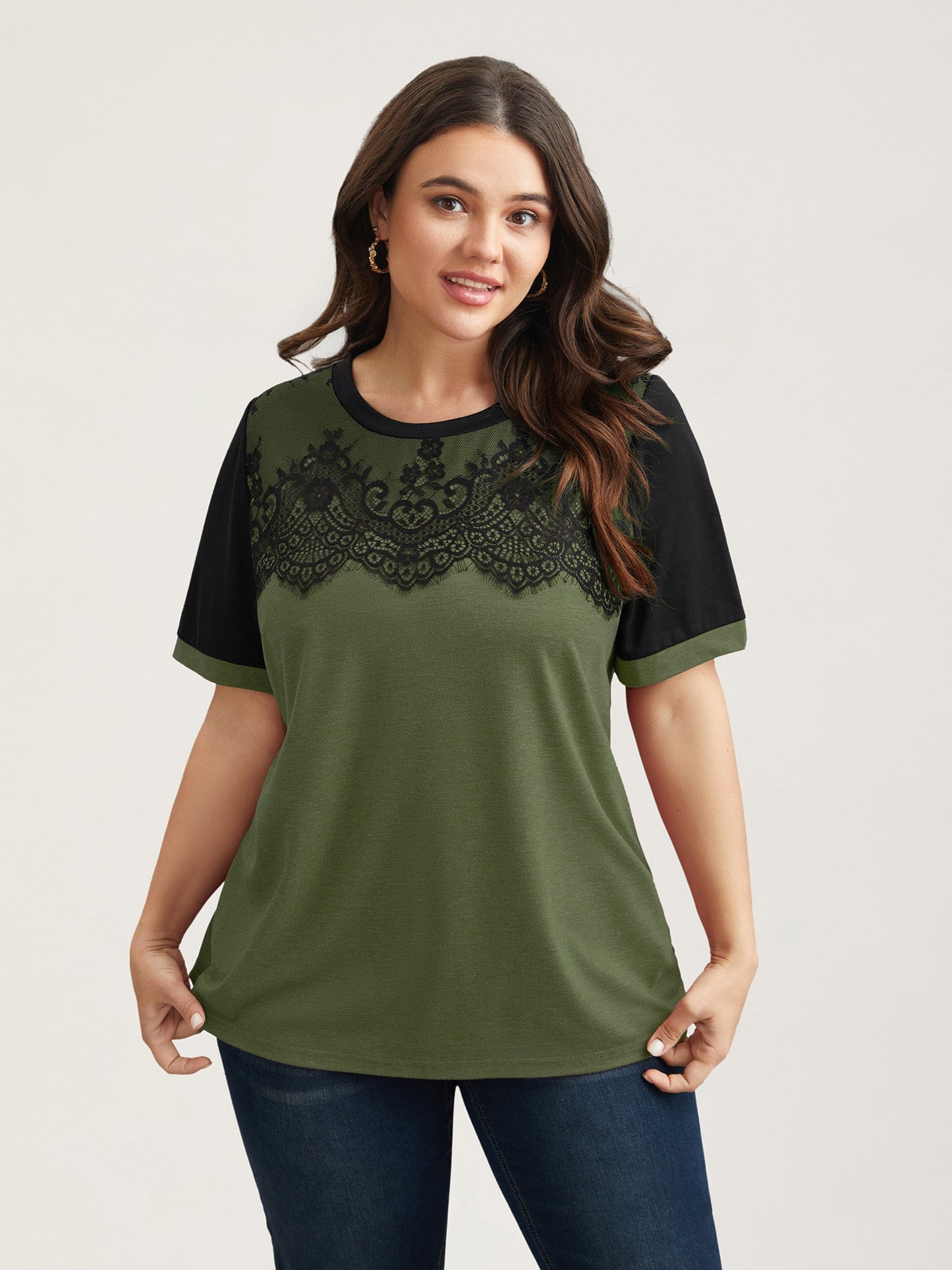 Stretchy Scalloped Lace Color Contrast T-Shirt