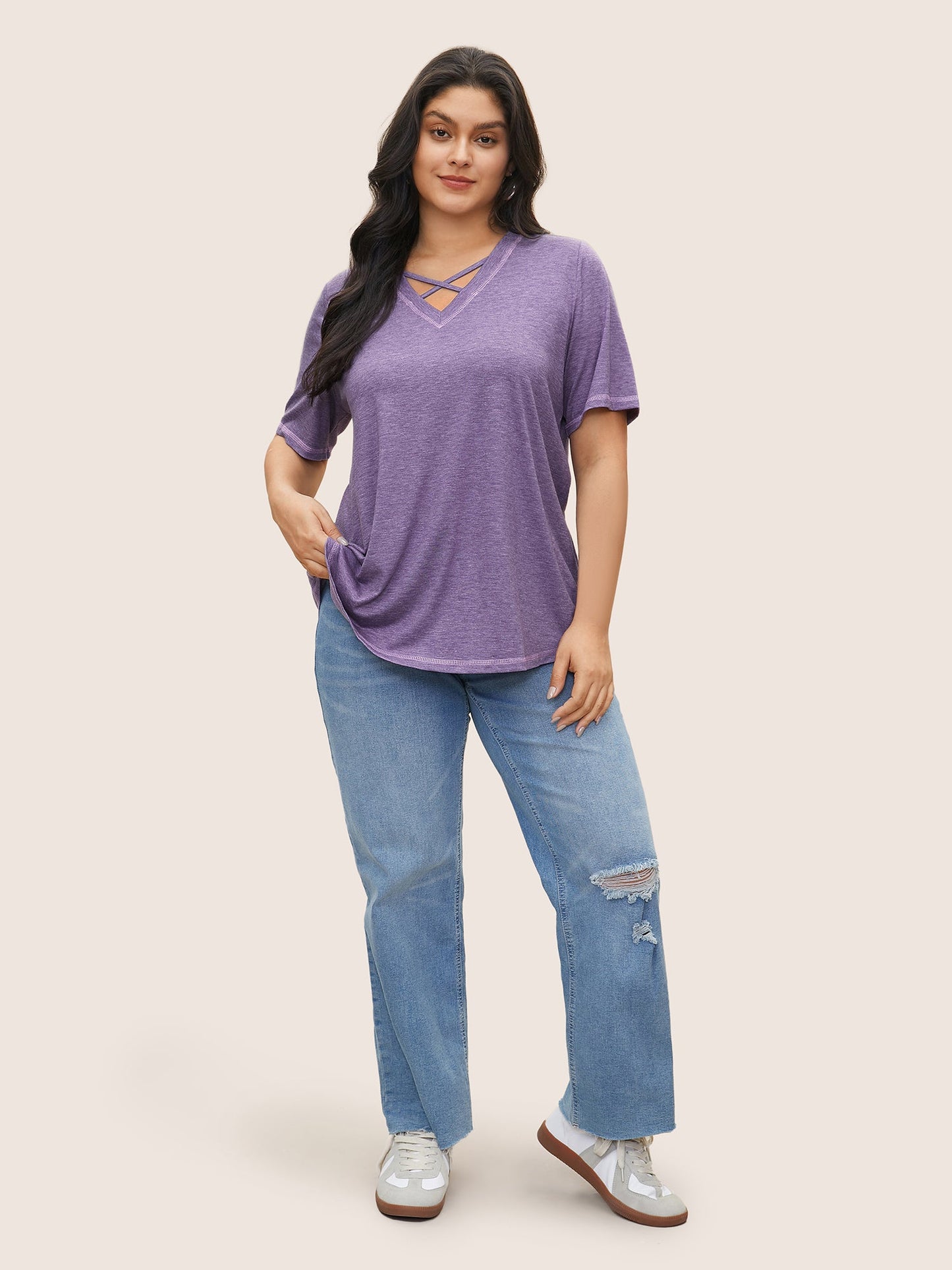 Solid Crisscross Neck Contrast Stitch T-shirt