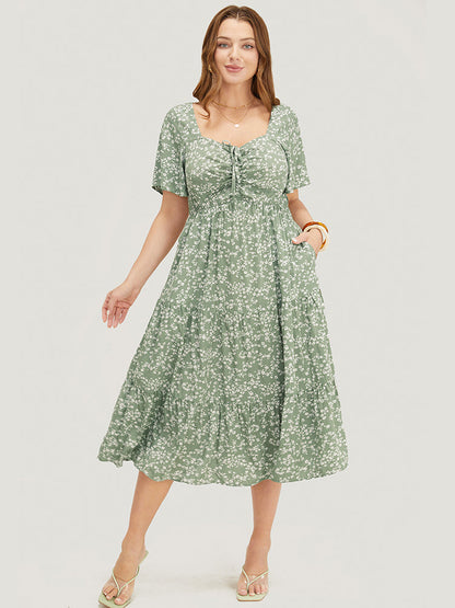 Ditsy Floral Sweetheart Drawstring Pocket Tiered Dress