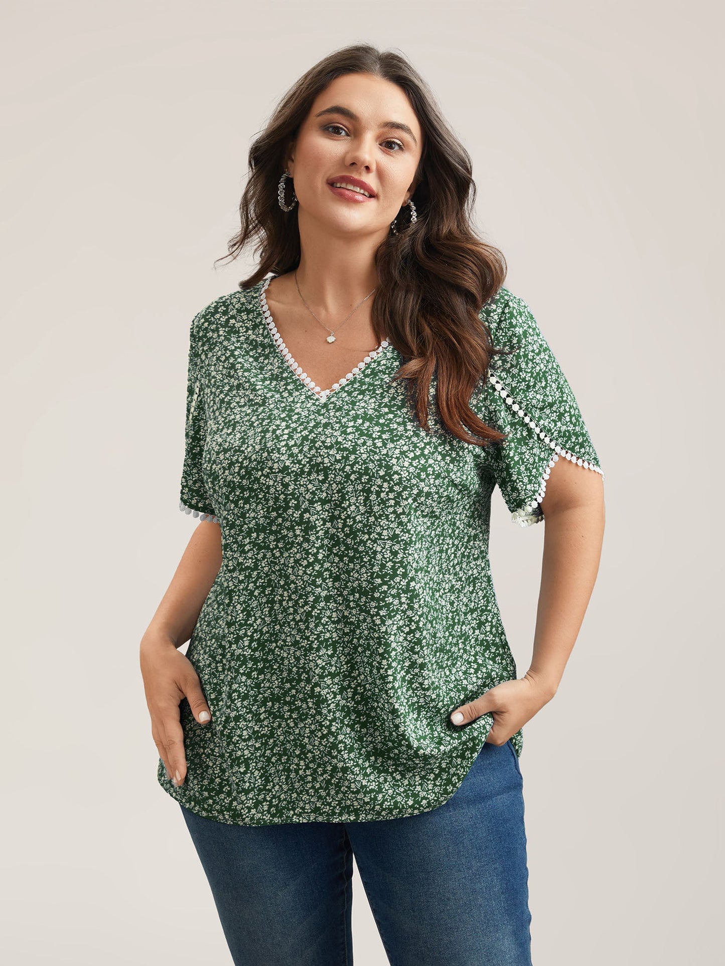 Petal Sleeve Floral Lace Spliced Shirt