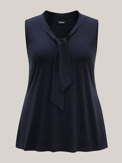 Knotted Neckline Fitted Sleeveless Blouse