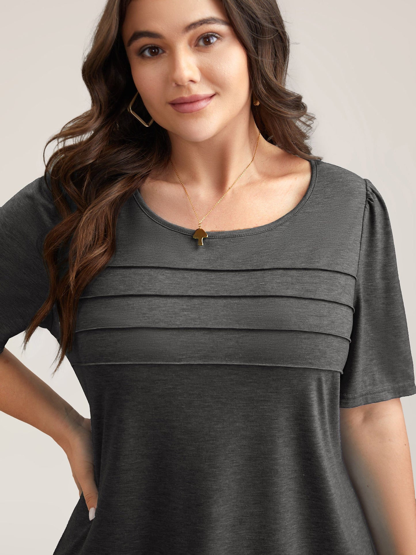 Seamed Round Neck Fitted T-Shirt