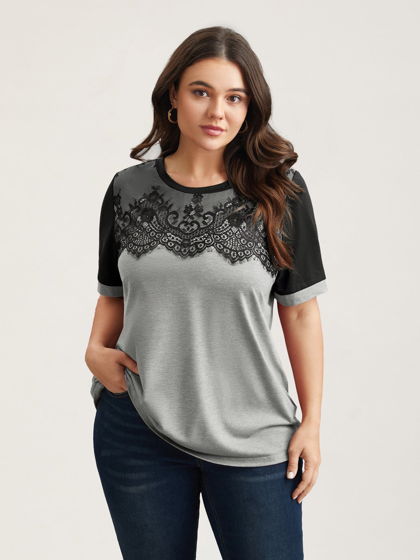 Stretchy Scalloped Lace Color Contrast T-Shirt