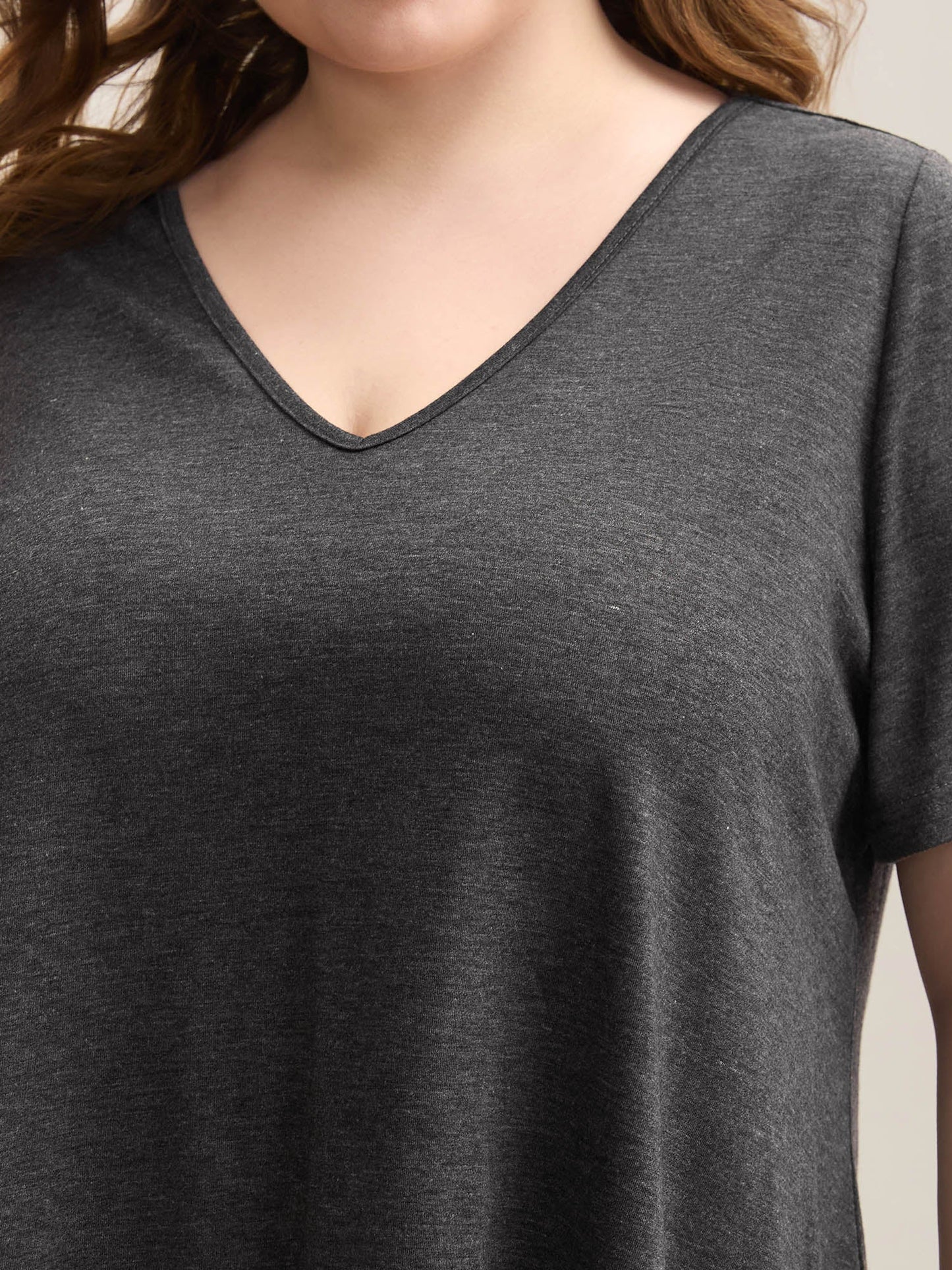 Curved Hem V-Neck Plain Knit Top