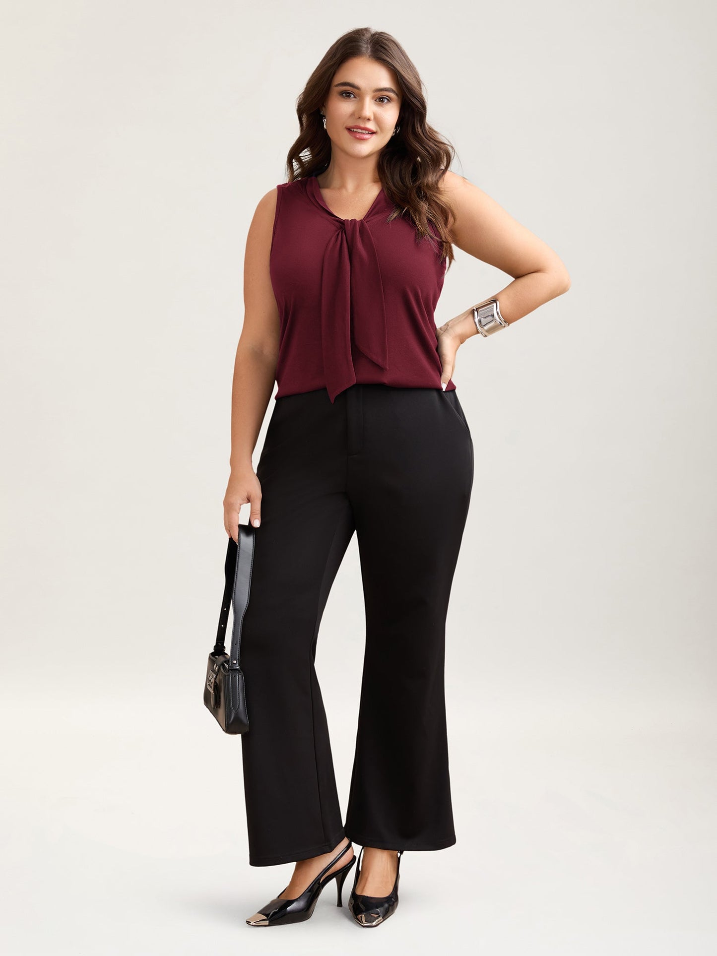 Knotted Neckline Fitted Sleeveless Blouse