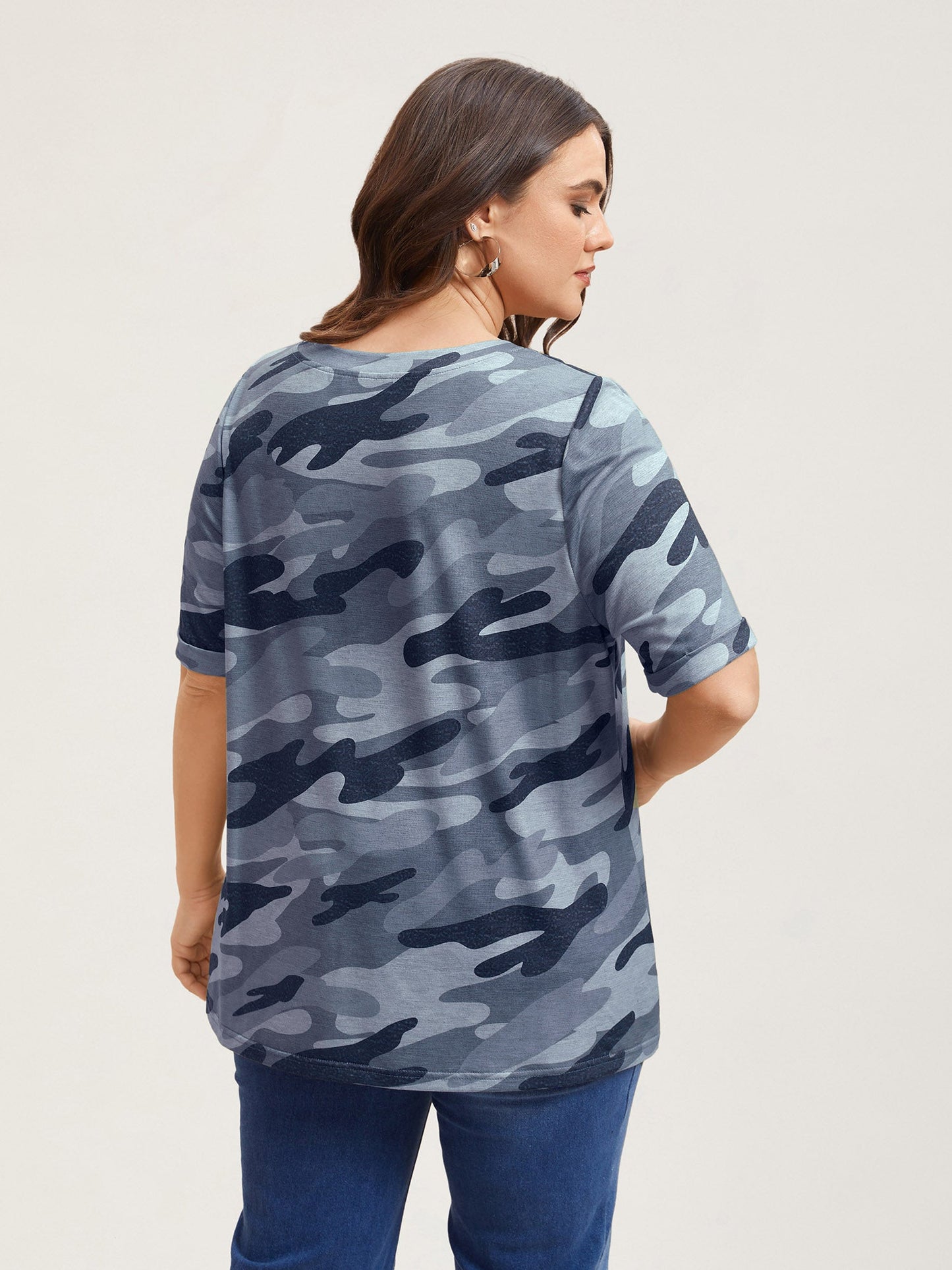 Camouflage Print V-Neck Curvy T-Shirt