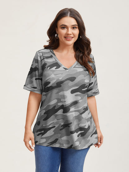 Camouflage Print V-Neck Curvy T-Shirt