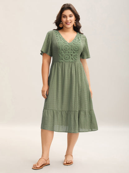 Lace Textured Pockets Tiered Midi Dress