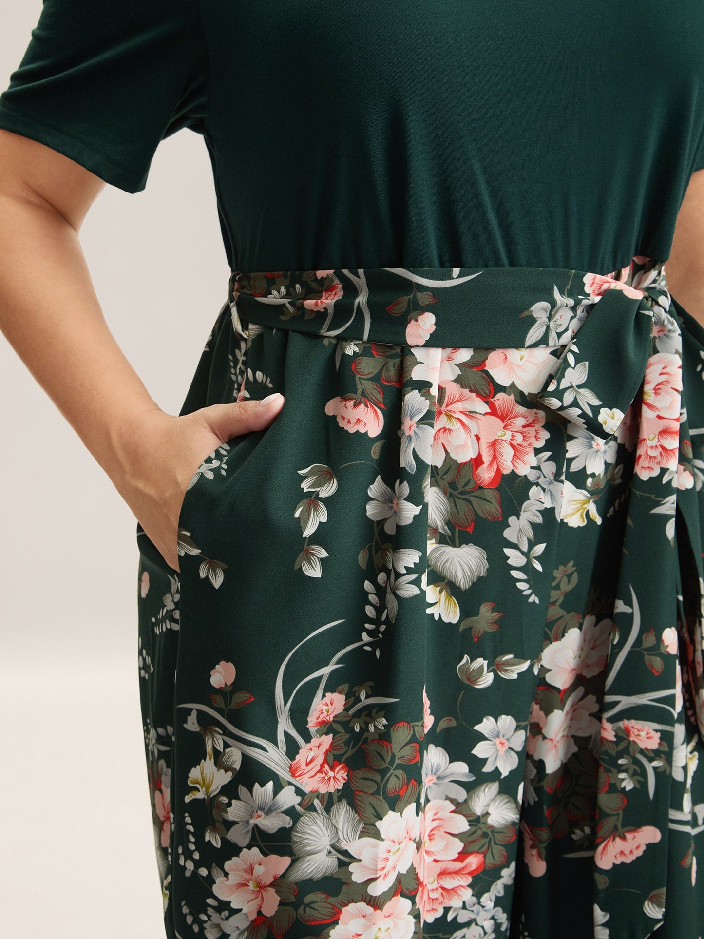 Color Contrast Belted Panel Pockets Jumpsuit