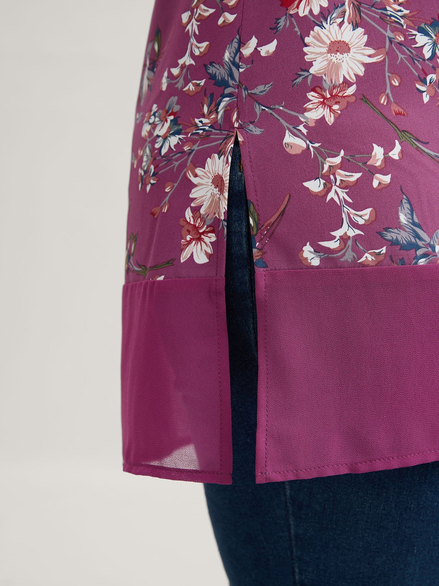 Garden Print Spliced V-Neck Blouse