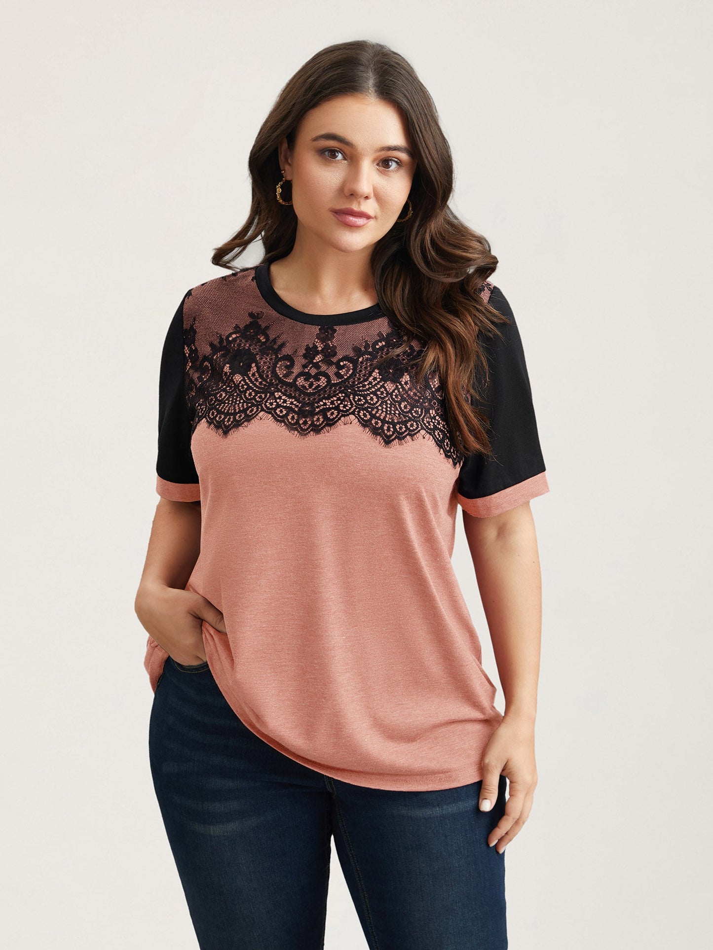 Stretchy Scalloped Lace Color Contrast T-Shirt