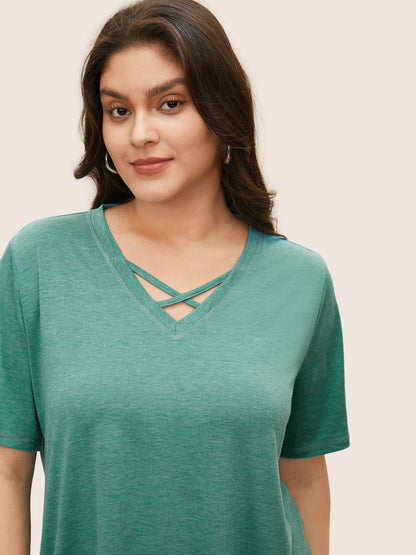 Solid Crisscross Neck Contrast Stitch T-shirt