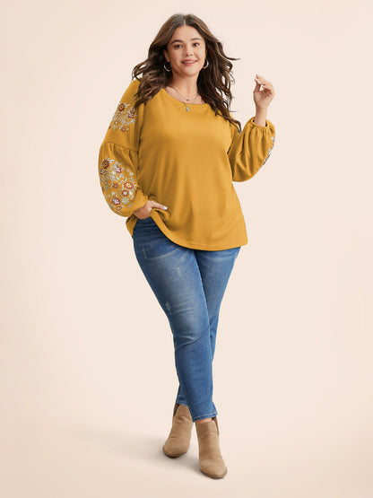 Waffle Knit Floral Embroidered Lantern Sleeve T-shirt