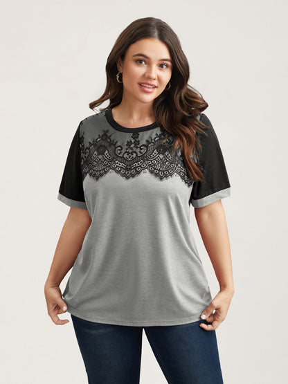 Stretchy Scalloped Lace Color Contrast T-Shirt