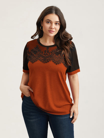 Stretchy Scalloped Lace Color Contrast T-Shirt