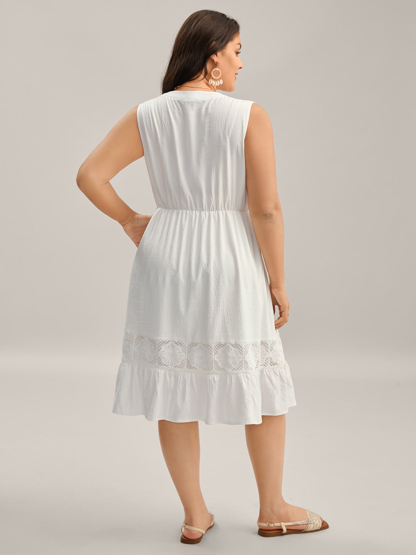 Floral Textured Solid Tiered Hem Midi Dress