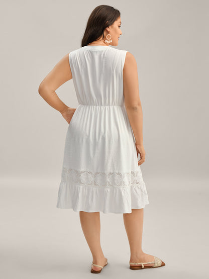 Floral Textured Solid Tiered Hem Midi Dress