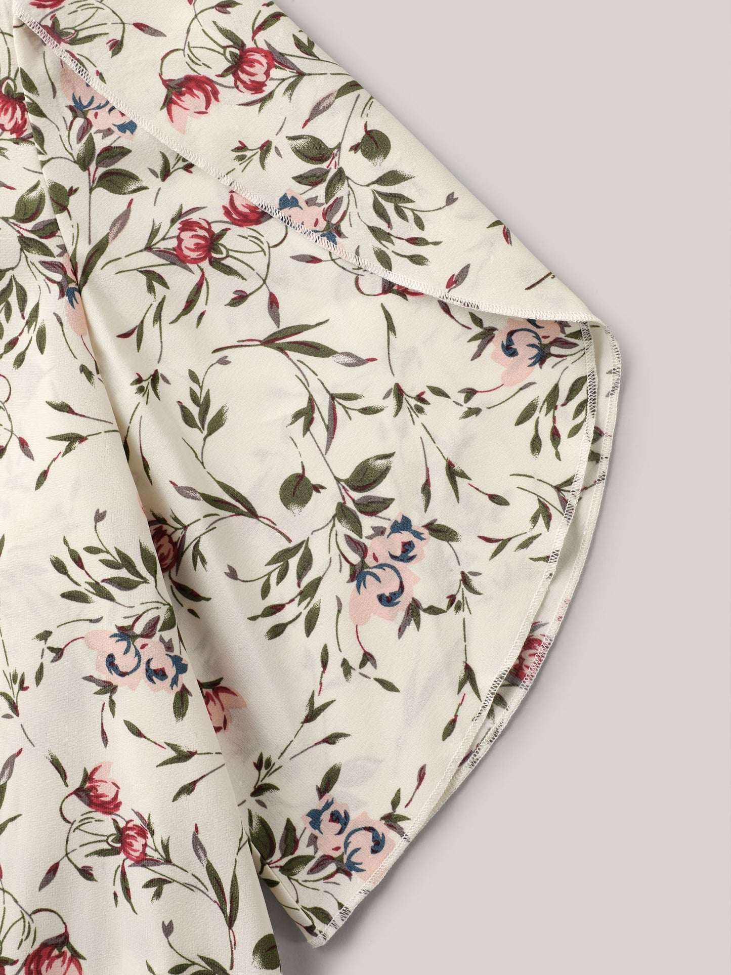 Floral Print Petal Sleeve Pleated Blouse