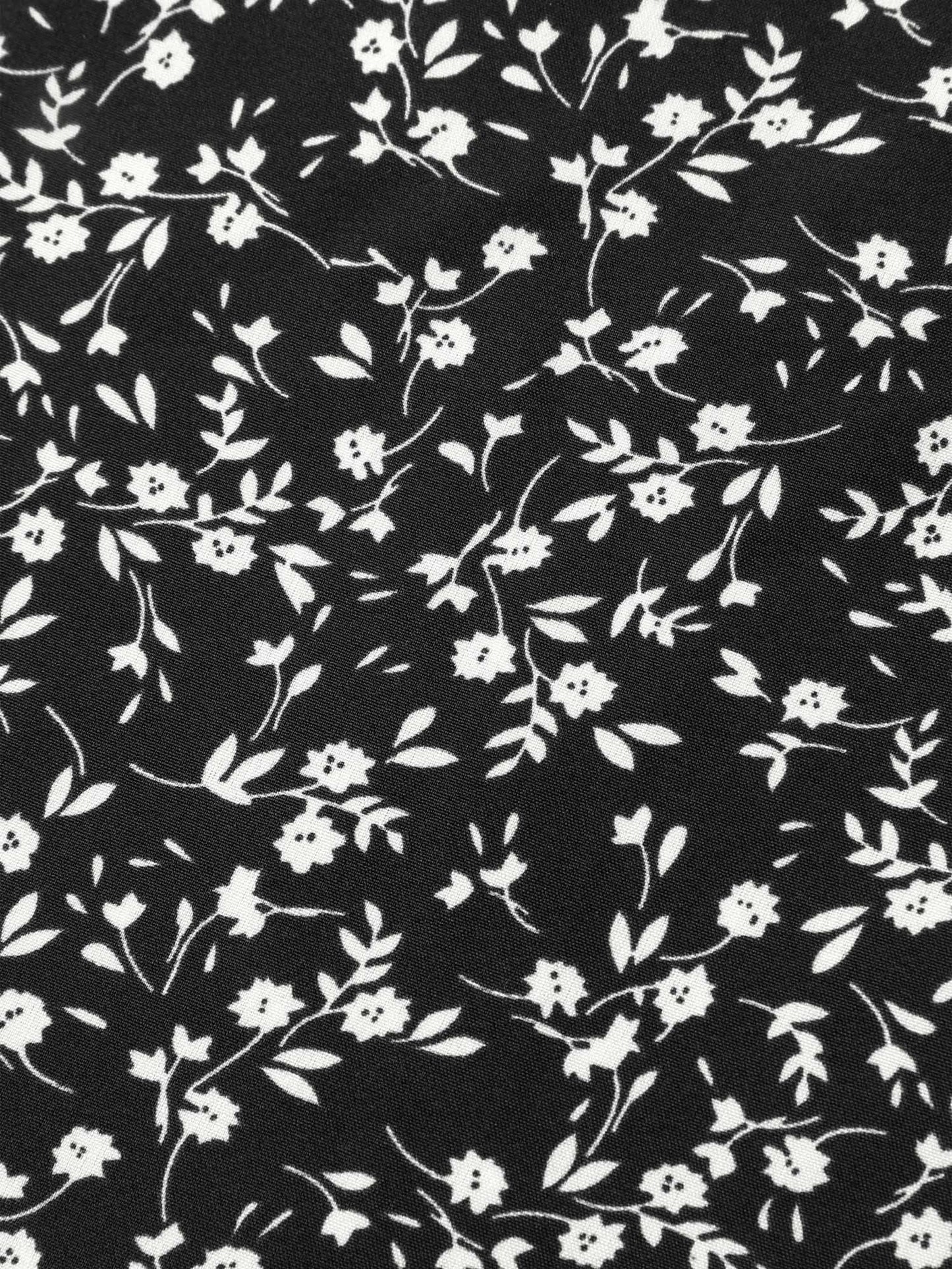 Ditsy Floral Print Curvy Hem Blouse