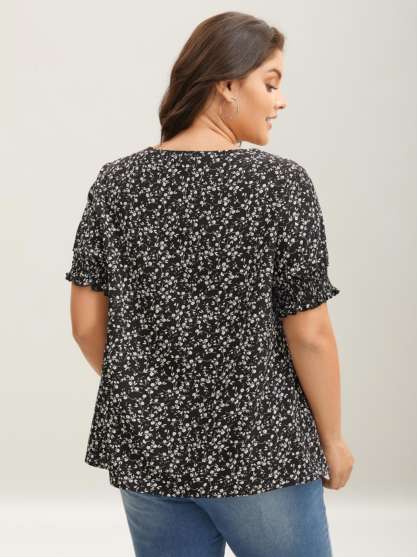 Ditsy Floral Print Curvy Hem Blouse