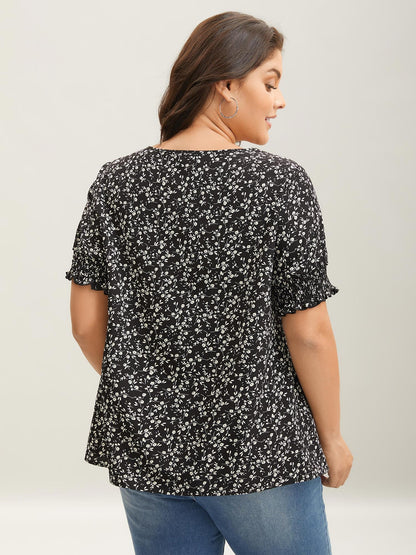 Ditsy Floral Print Curvy Hem Blouse
