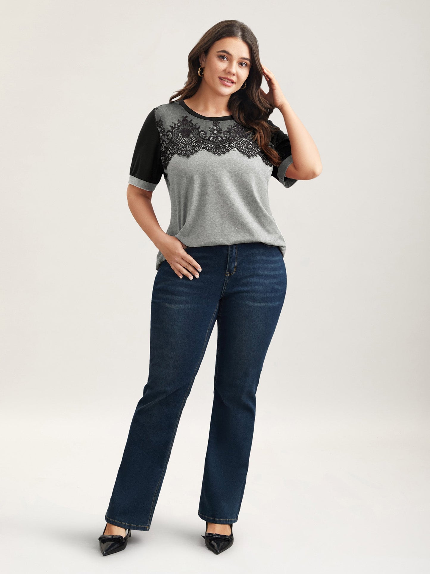 Stretchy Scalloped Lace Color Contrast T-Shirt