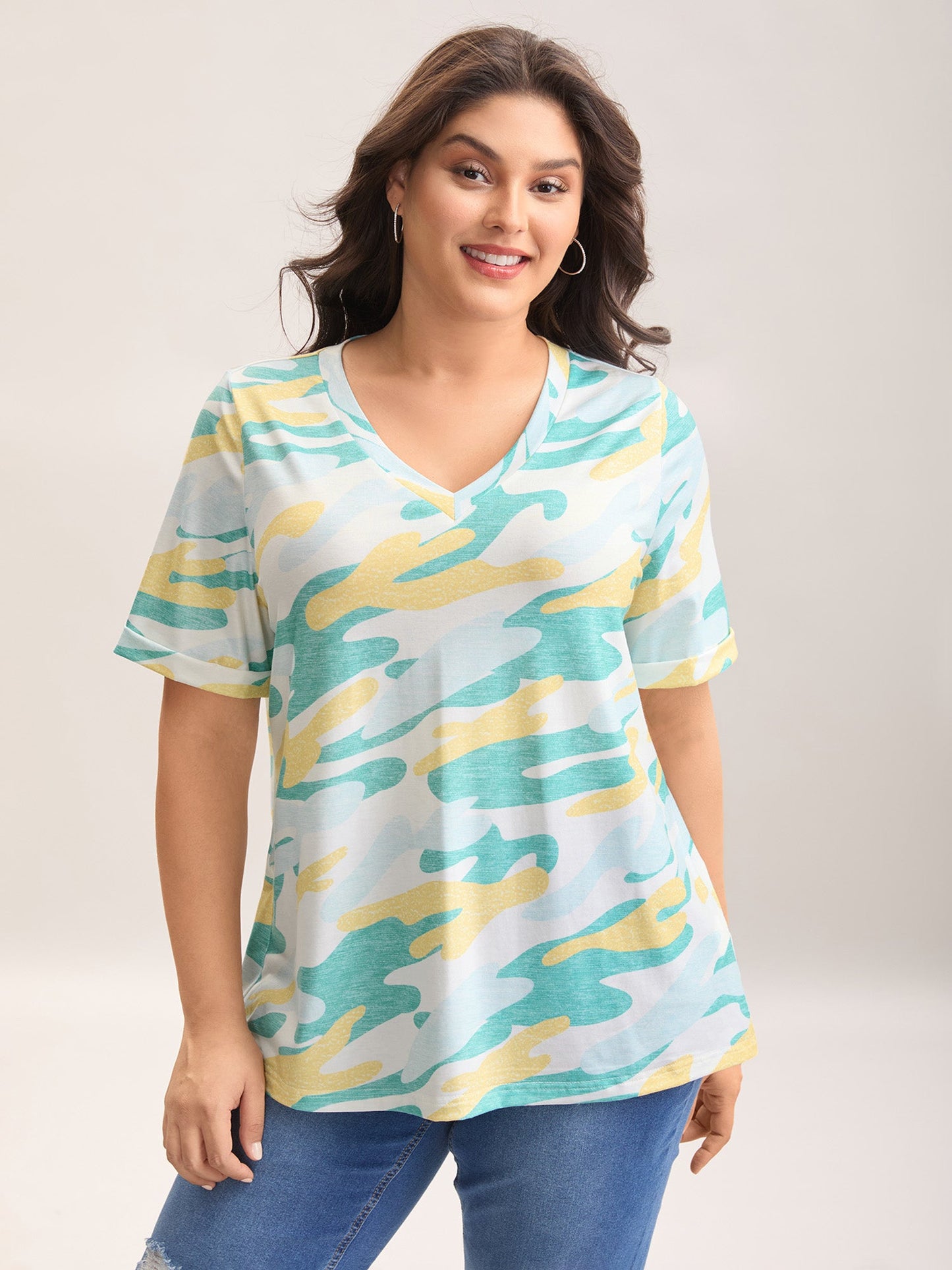 Camouflage Print V-Neck Curvy T-Shirt
