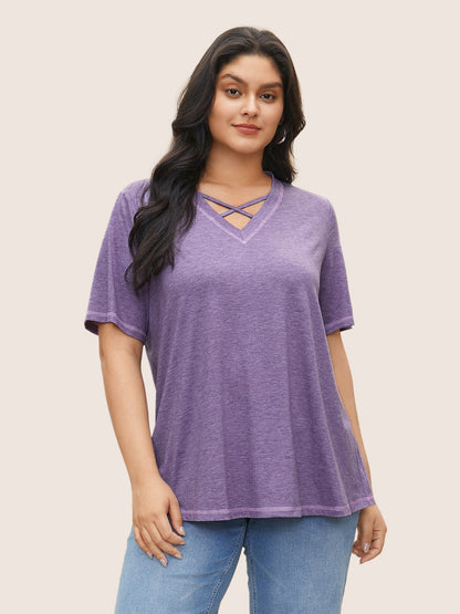 Solid Crisscross Neck Contrast Stitch T-shirt