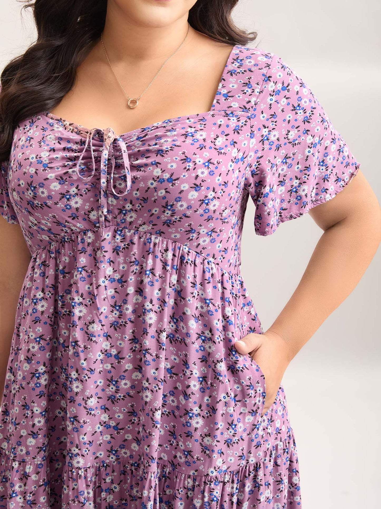 Ditsy Floral Sweetheart Drawstring Pocket Tiered Dress