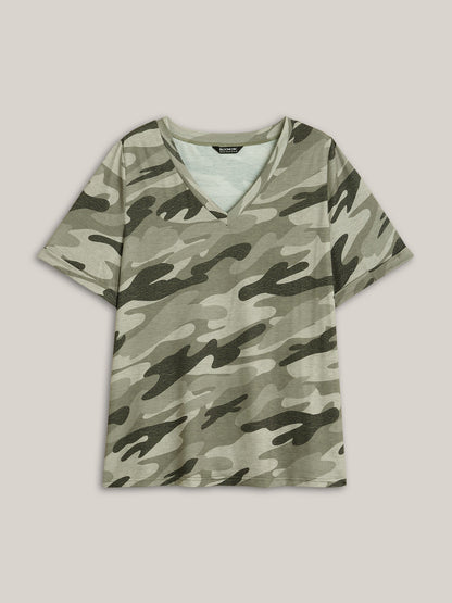 Camouflage Print V-Neck Curvy T-Shirt