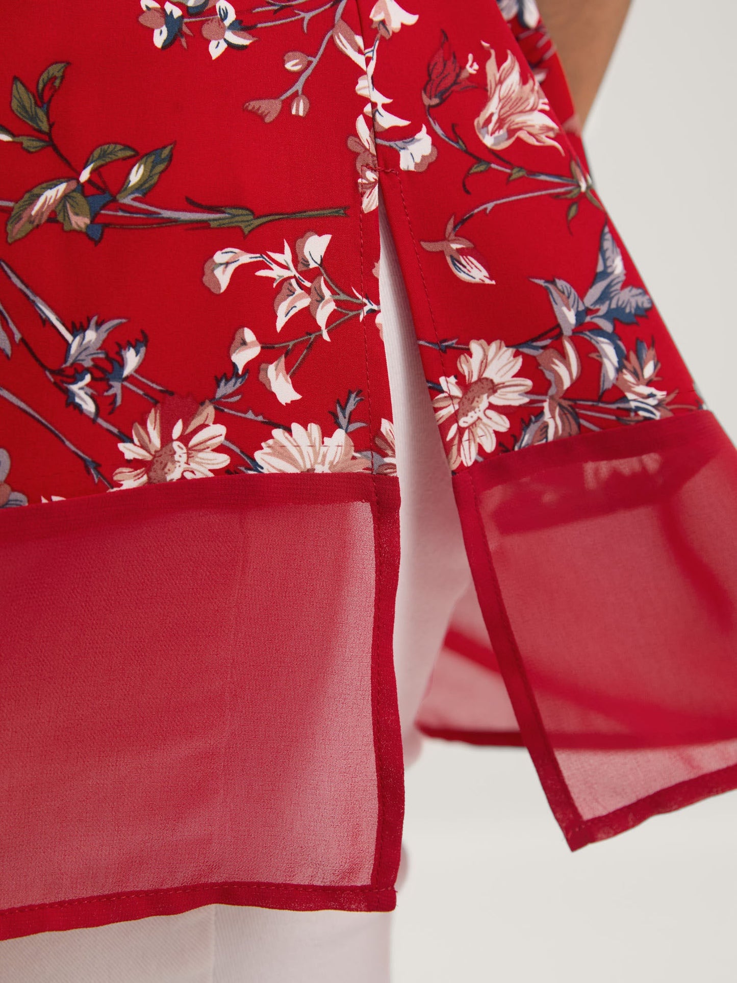 Garden Print Spliced V-Neck Blouse