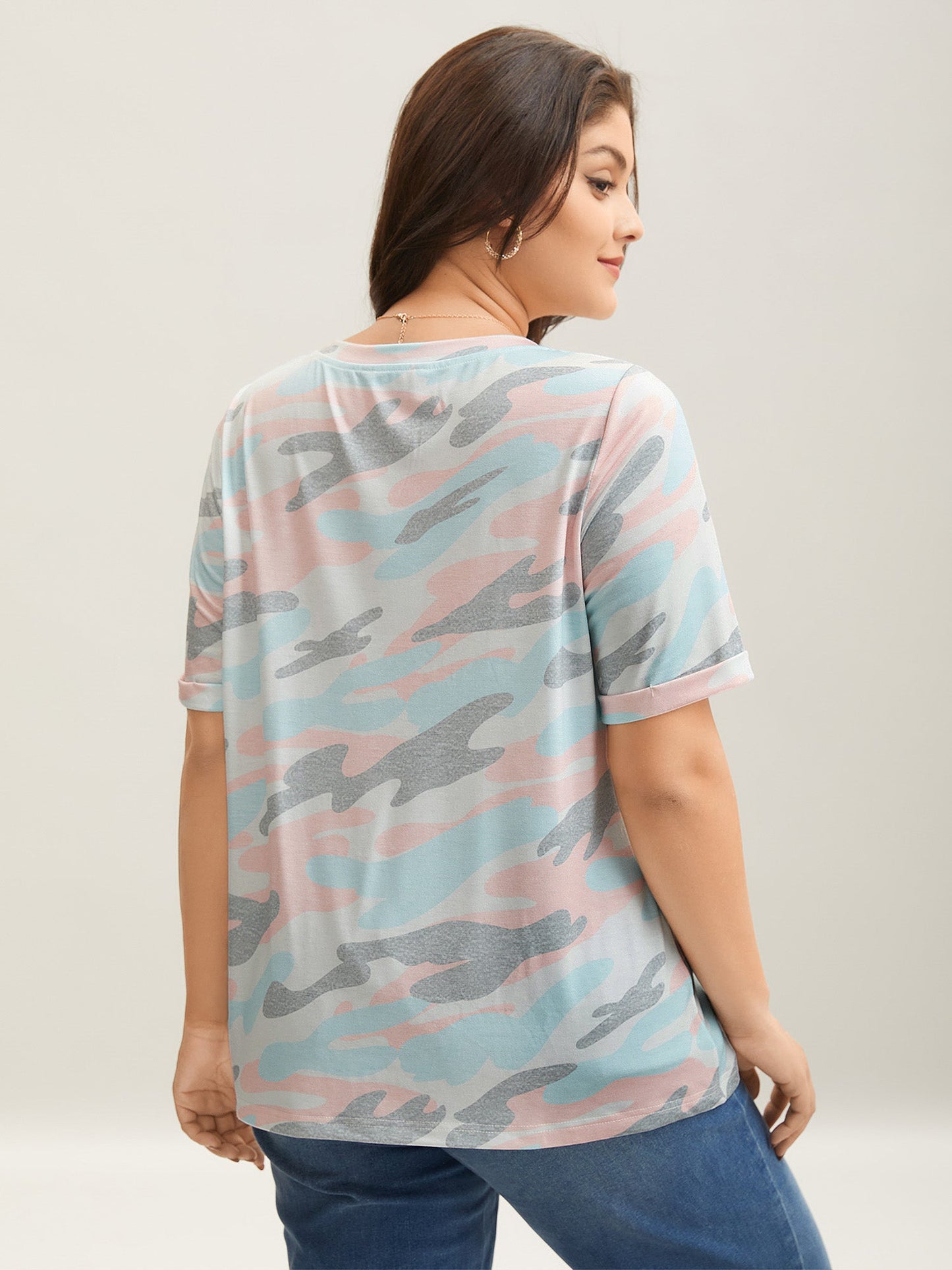 Camouflage Print V-Neck Curvy T-Shirt