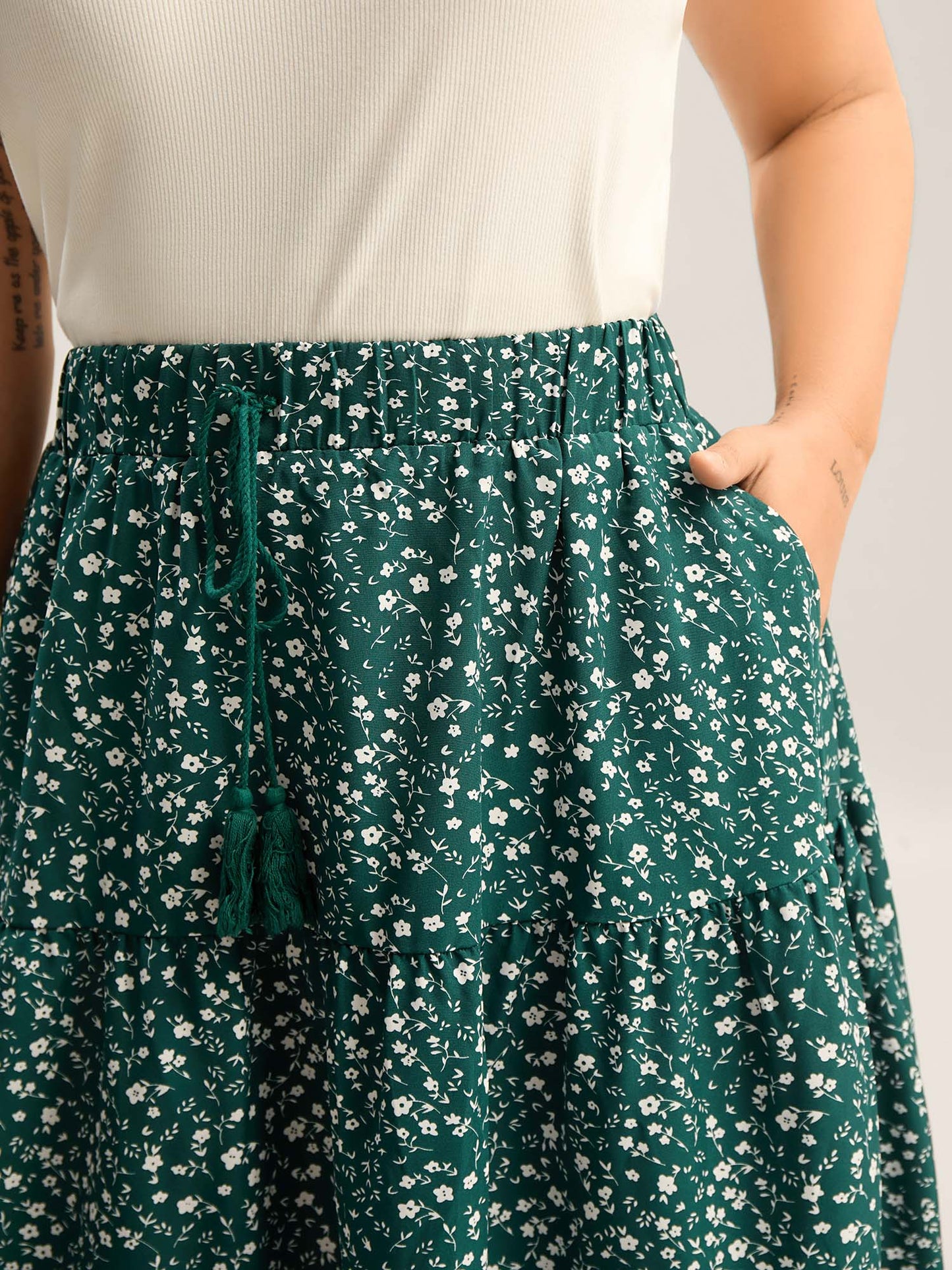 Ditsy Floral Print Tiered Tied Maxi Skirt