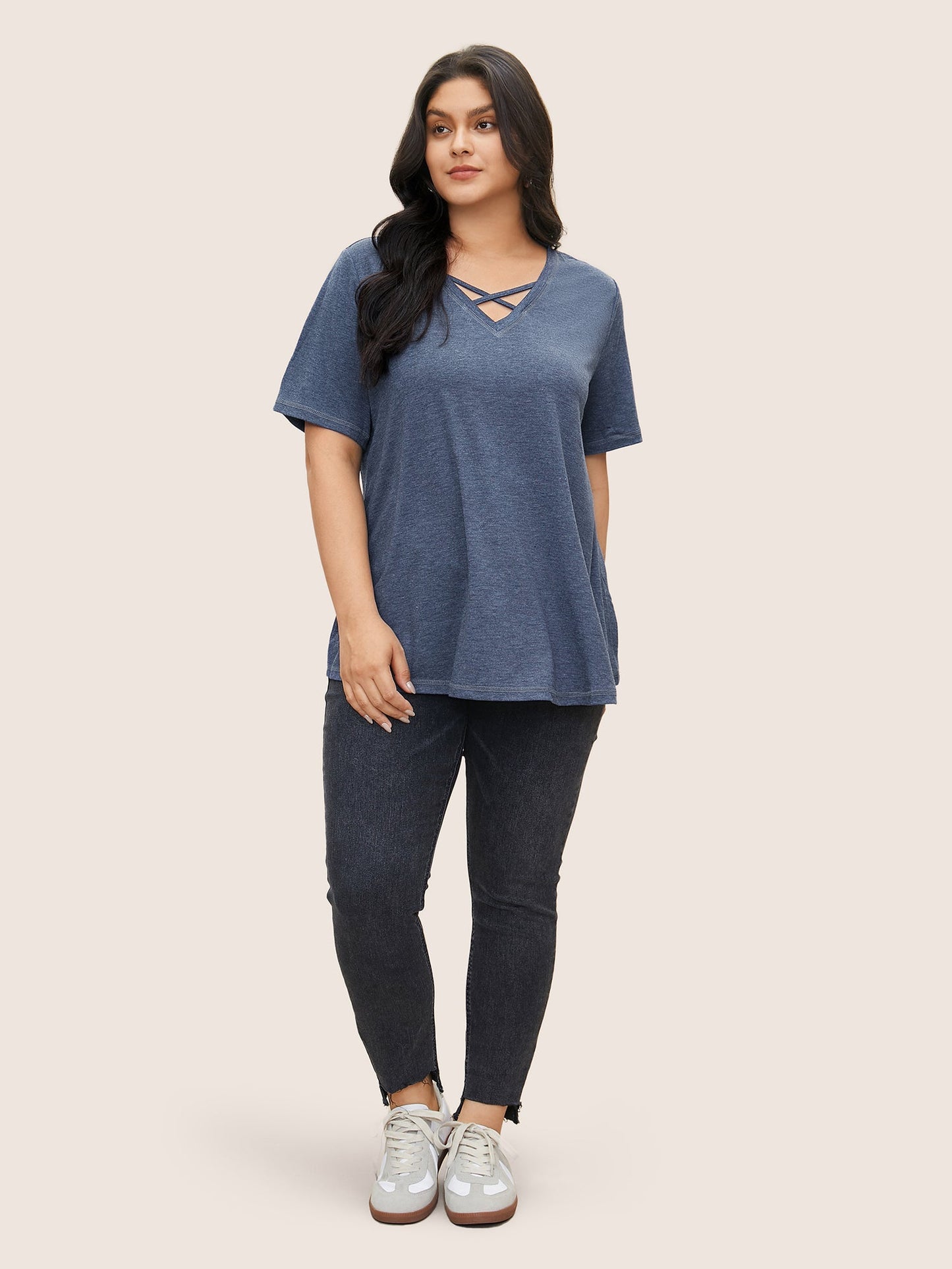 Solid Crisscross Neck Contrast Stitch T-shirt